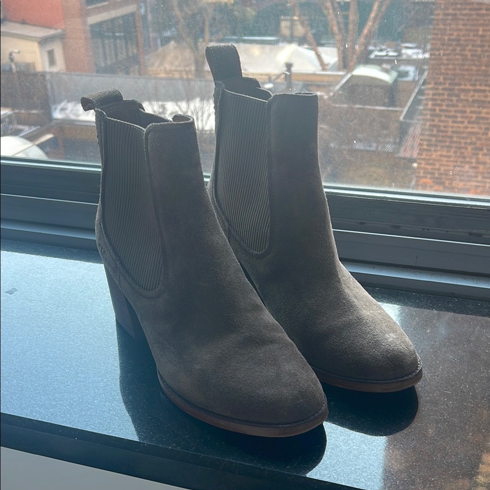 UGG Australia Faye Suede Ankle Boots
